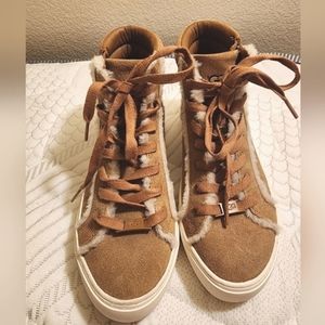 NWOT UGG Olli High Top Shoes